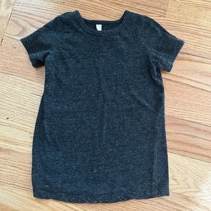 Childhoods basic tee
